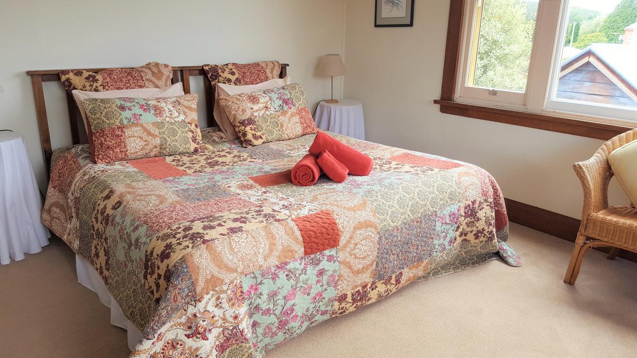 Mole Creek Guesthouse ภายนอก รูปภาพ